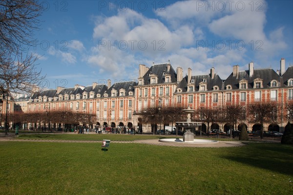 France, Région Ile de France, paris, 4e arrondissement, le Marais, Place des Vosges, façades, uniformité du bâti,