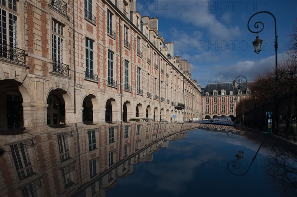 France, Région Ile de France, paris, 4e arrondissement, le Marais, Place des Vosges, façades, uniformité du bâti,