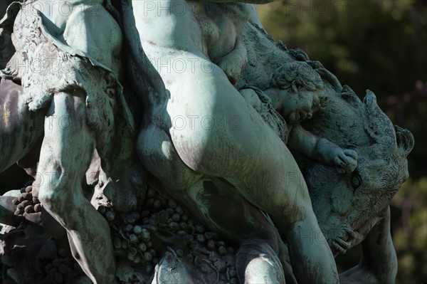 France, Région Ile de France, Paris 6e arrondissement, Jardin du Luxembourg, détail sculpture, bronze,