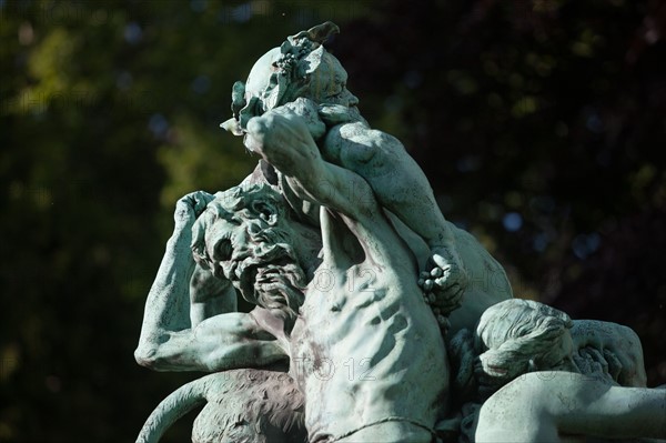 France, Région Ile de France, Paris 6e arrondissement, Jardin du Luxembourg, détail sculpture, bronze,