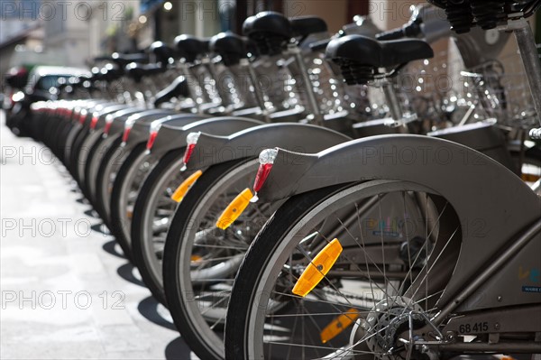 France, Région Ile de France, Paris 6e arrondissement, Rue Saint Sulpice, détail d'une station velib',