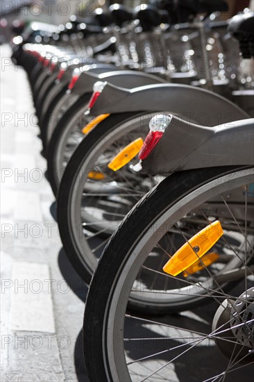 France, Région Ile de France, Paris 6e arrondissement, Rue Saint Sulpice, détail d'une station velib',