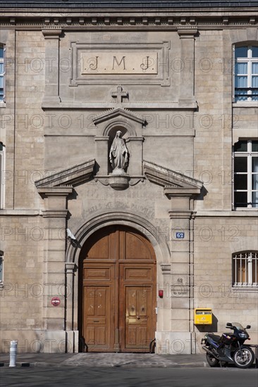 France, Région Ile de France, Paris 7e arrondissement, avenue de Breteuil, porche d'une congrégation religieuse,