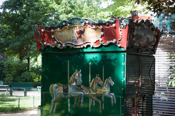 France, Région Ile de France, Paris 8e arrondissement, Parc Monceau, détail du manège de chevaux de bois