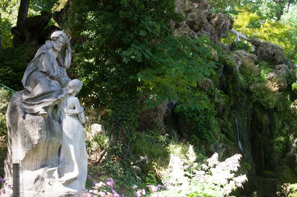 France, Région Ile de France, Paris 8e arrondissement, Parc Monceau, statue, sculpture, Victor Hugo,