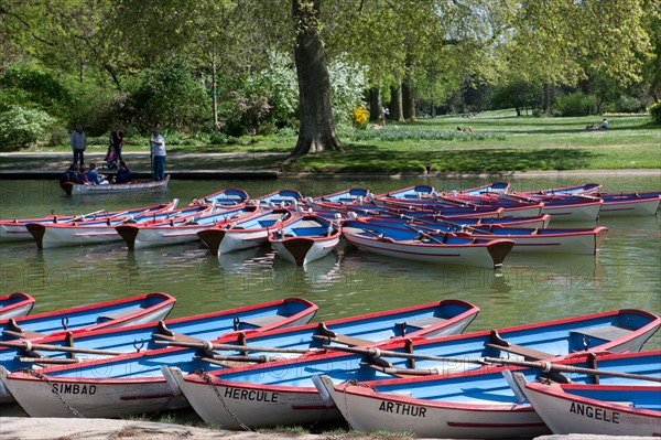 France, Région Ile de France, Paris 12e arrondissement, Bois de Vincennes, Lac Daumesnil, barques, canotage