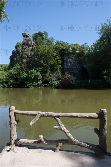 France, Région Ile de France, Paris 19e arrondissement, Parc des Buttes Chaumont, jardin, Ville de Paris, environnement, Second Empire, étang