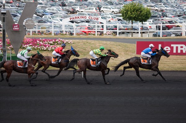 France, Région Ile de France, Val de Marne, hippodrome de Vincennes, Prix du Président de la République, Camille Levesque, trot monté,