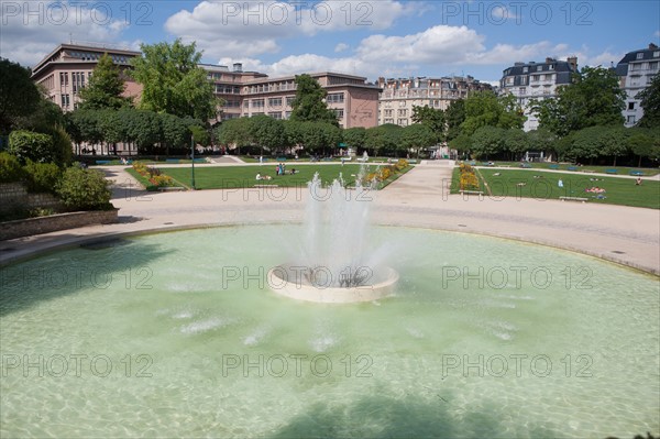 SquareSaint Lambert, Bassin Et Jet D'Eau