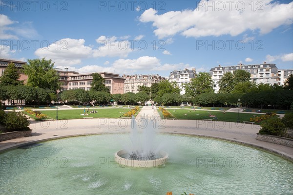 SquareSaint Lambert, Bassin Et Jet D'Eau