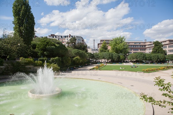 SquareSaint Lambert, Bassin Et Jet D'Eau