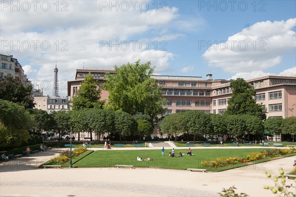 Square Saint Lambert, Paris