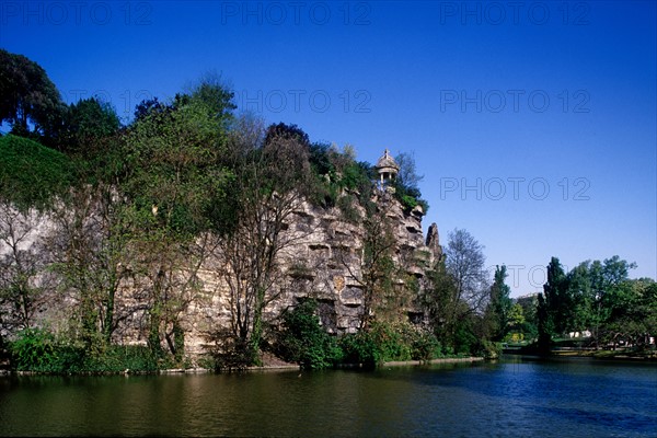 Parc Des Buttes Chaumont, Lac et Cascades