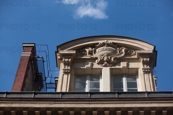 Rue Cujas, Fronton De Lucarne De La Sorbonne