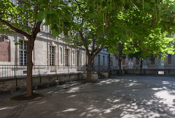 Lycée Charlemagne, Paris