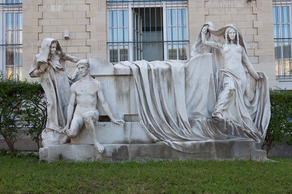 Lycée Voltaire, Paris