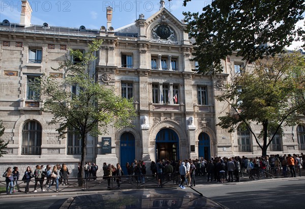 Lycée Voltaire, Paris