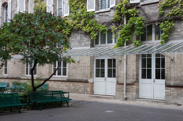 Lycée Victor Hugo, Paris