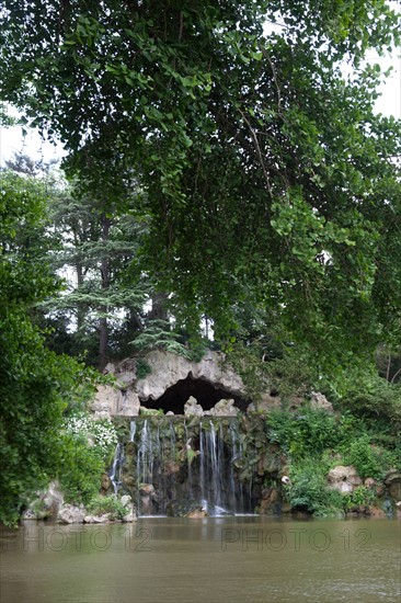 Bois De Boulogne, La Grande Cascade