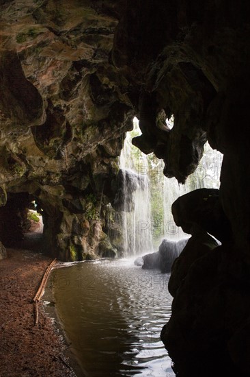 Bois De Boulogne, La Grande Cascade