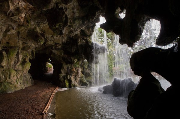 Bois De Boulogne, La Grande Cascade