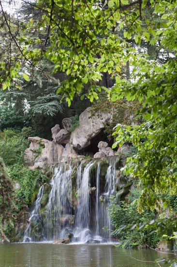 Bois De Boulogne, La Grande Cascade