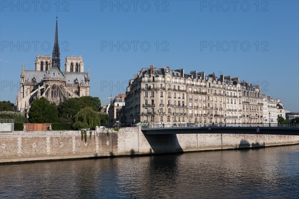 Notre Dame Et L'Ile De La Cité Depuis le quai D'Orleans, Ile Saint Louis