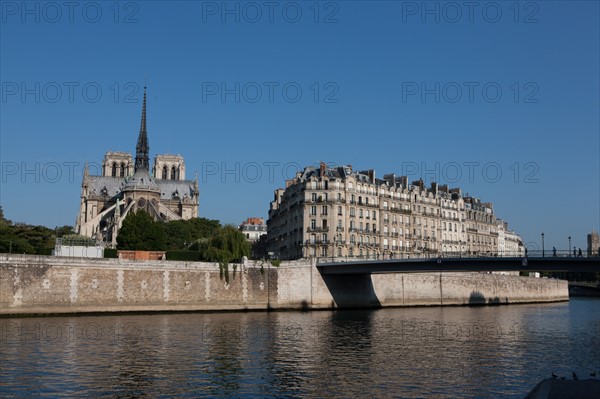 Notre Dame Et L'Ile De La Cité Depuis le quai D'Orleans, Ile Saint Louis