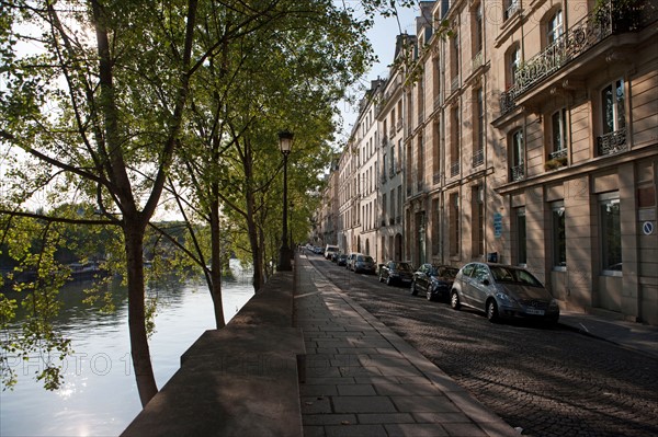 Ile Saint Louis, Quai De Bourbon