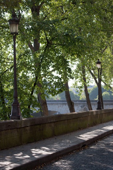 Ile Saint Louis, Quai De Bourbon