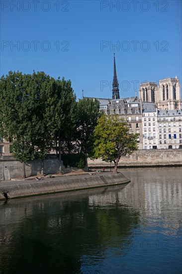 Ile de la Cité, Quai Aux Fleurs