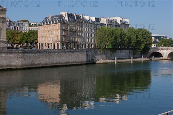 Quai De L'Horloge, Et Pont Neuf