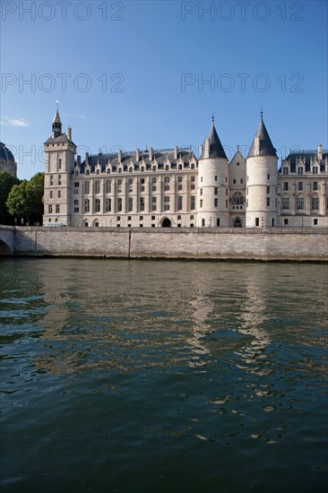 Quai de l'Horloge, Conciergerie