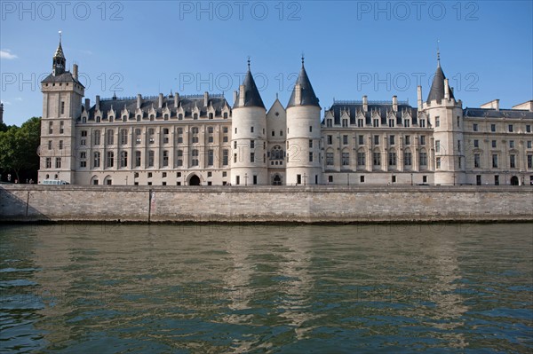 Quai de l'Horloge, Conciergerie