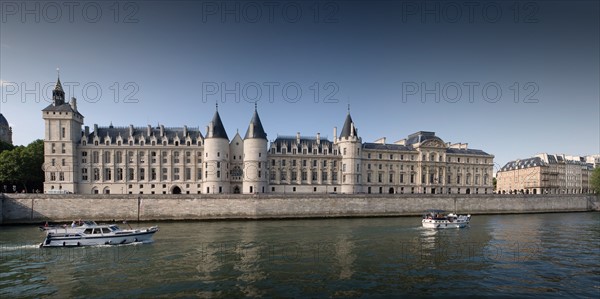 Quai de l'Horloge, Conciergerie