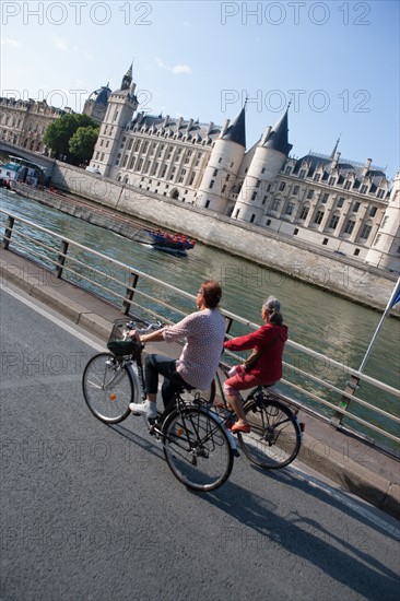 Quai de l'Horloge, Conciergerie