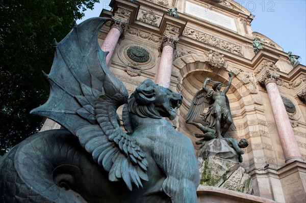 Place Saint Michel, Fontaine Saint Michel