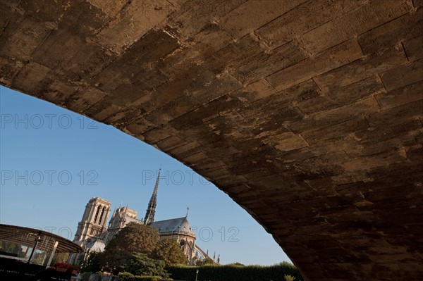 Quai De La Tournelle, Rive Gauche