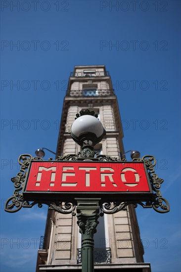 Rue La Fayette, Métro Chaussee D'Antin