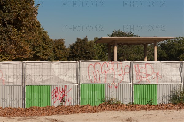 Champ de Mars, Palissades De Chantier