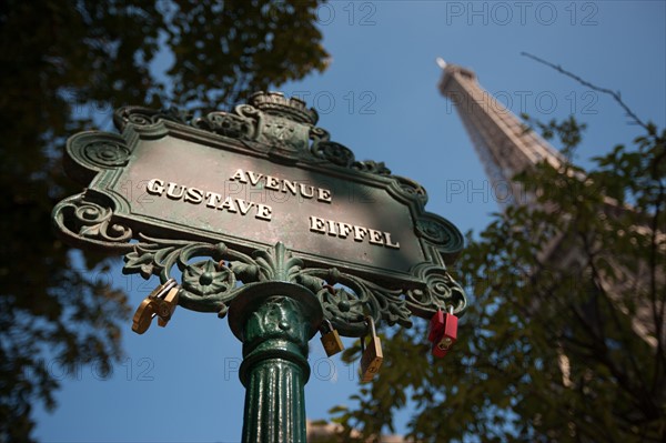 Tour Eiffel, avenue Gustave Eiffel