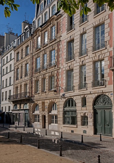 Ile de la Cité, Place Dauphine