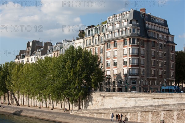 Ile de la Cité, Quai Des Orfevres Depuis Le Quai Des Grands Augustins