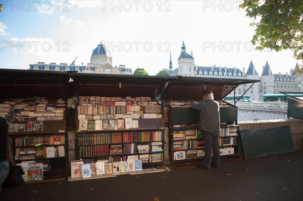 Quai De Gesvres, Bouquiniste