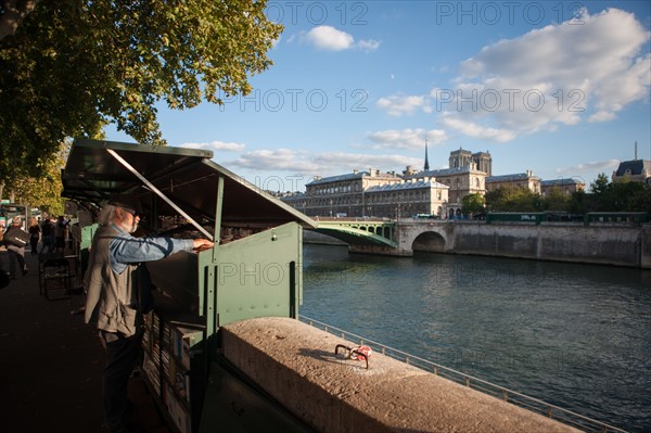 Quai De Gesvres, Bouquiniste