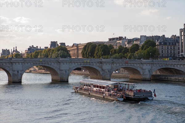 Ile Saint Louis, vue sur le quai De Gesvres