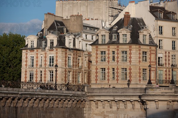 Ile De La Cite, Pavillons de la Place Dauphine donnant sur Le Pont Neuf