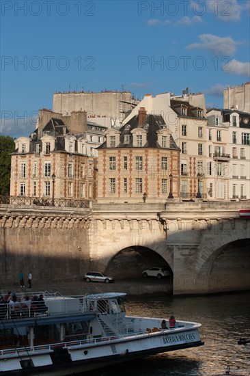 Ile De La Cite, Pavillons de la Place Dauphine donnant sur Le Pont Neuf