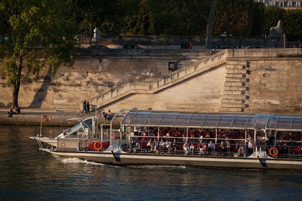 Quai Des Tuileries, Berges