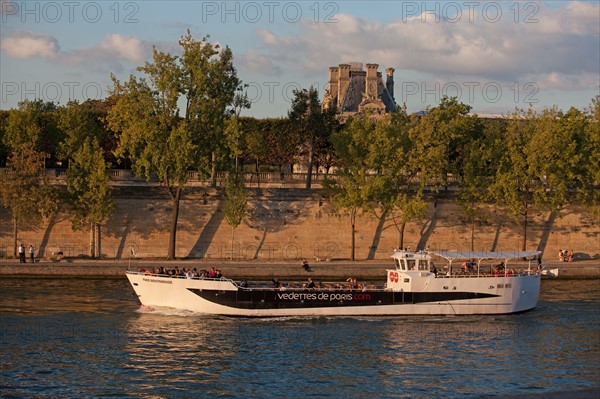 Quai Des Tuileries, Berges